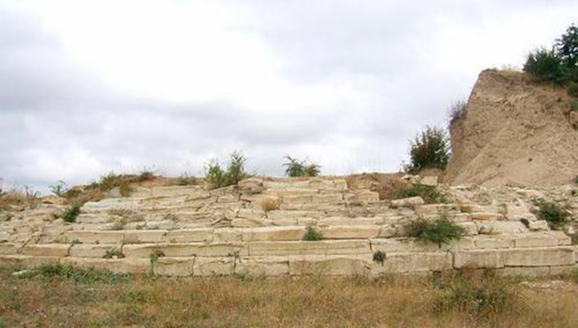 Step-like stone construction at Golyamata Mogila (The Big Mound), village of Svirachi
